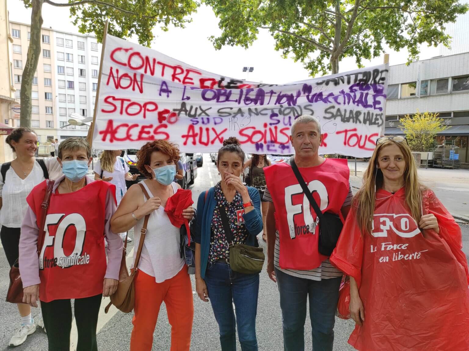 Manifestation syndicale hôpital Edouard Herriot obligation vaccinale