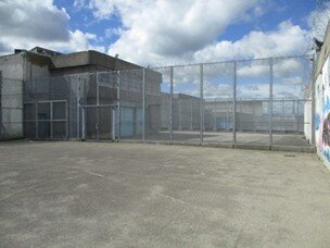 Prison de Moulins-Yzeure : cour des mineurs et des arrivants. ©CGLPL.