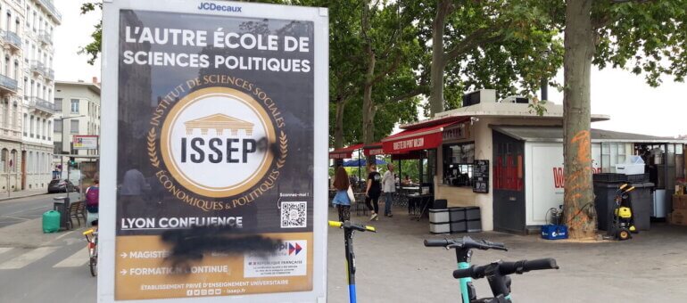 Extrême droite à Lyon : l’ISSEP, l’école de Marion Maréchal s’affiche en grand dans les rues