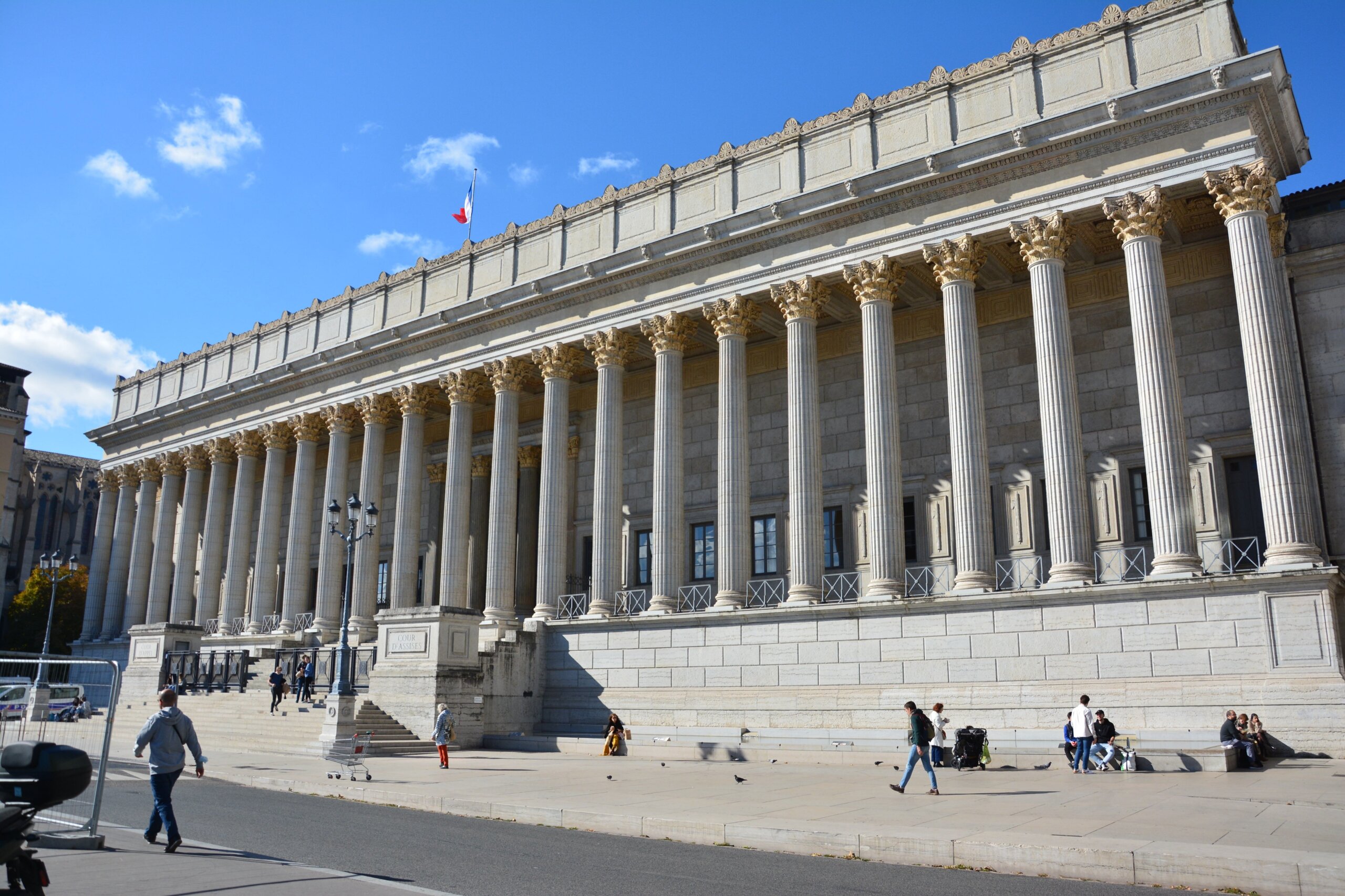 Cour d'appel de Lyon, sollicitée pour des propos antisémites.