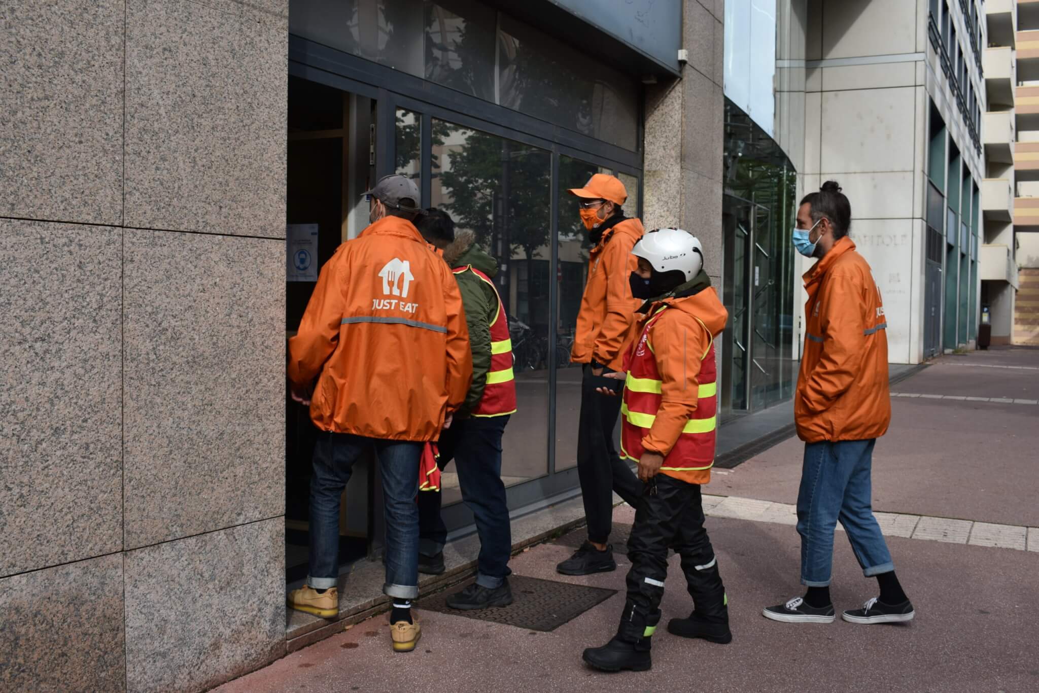 Livreurs à vélo Just Eat grève Lyon