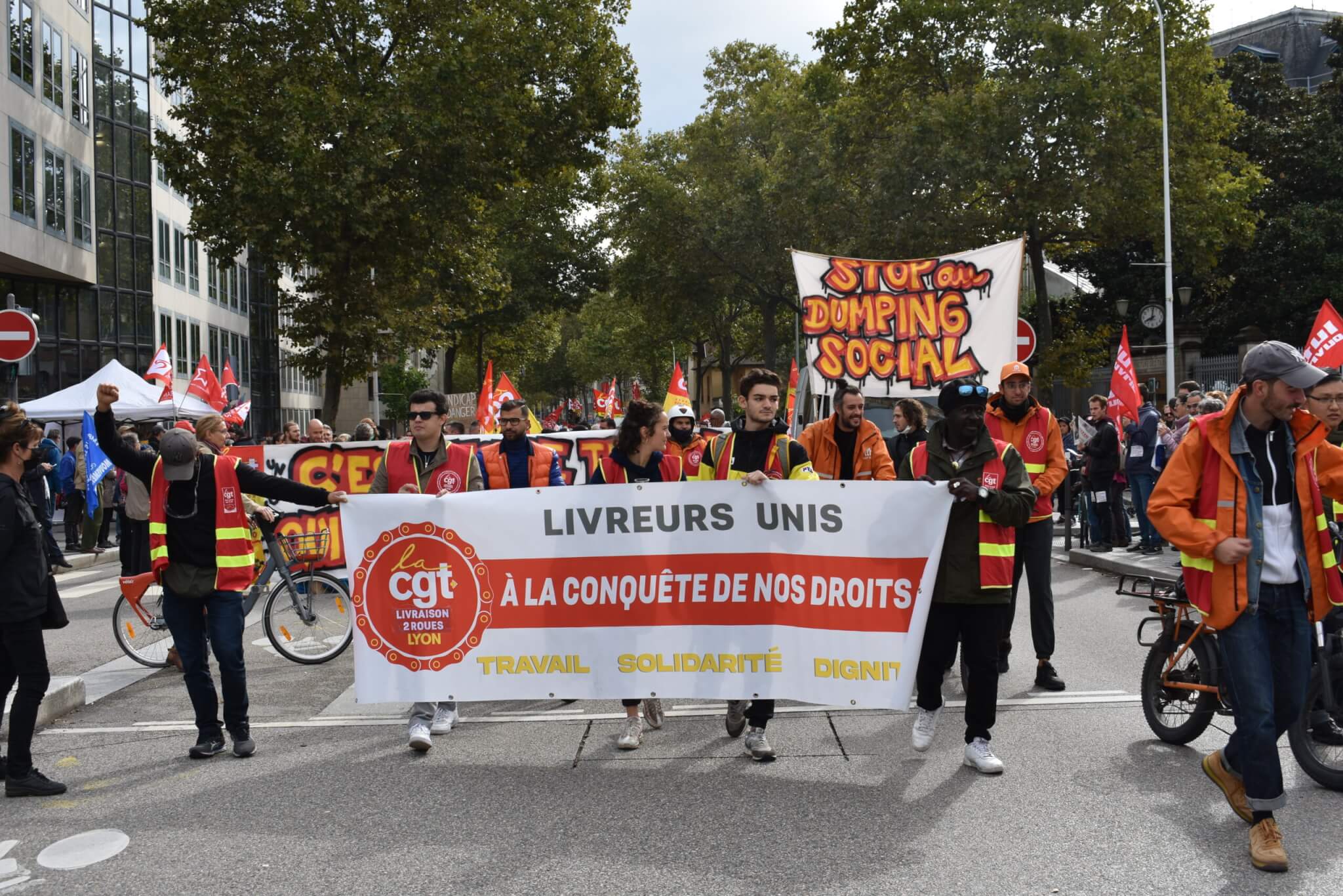 Livreurs à vélo Just Eat Lyon Manif 5 octobre 2021