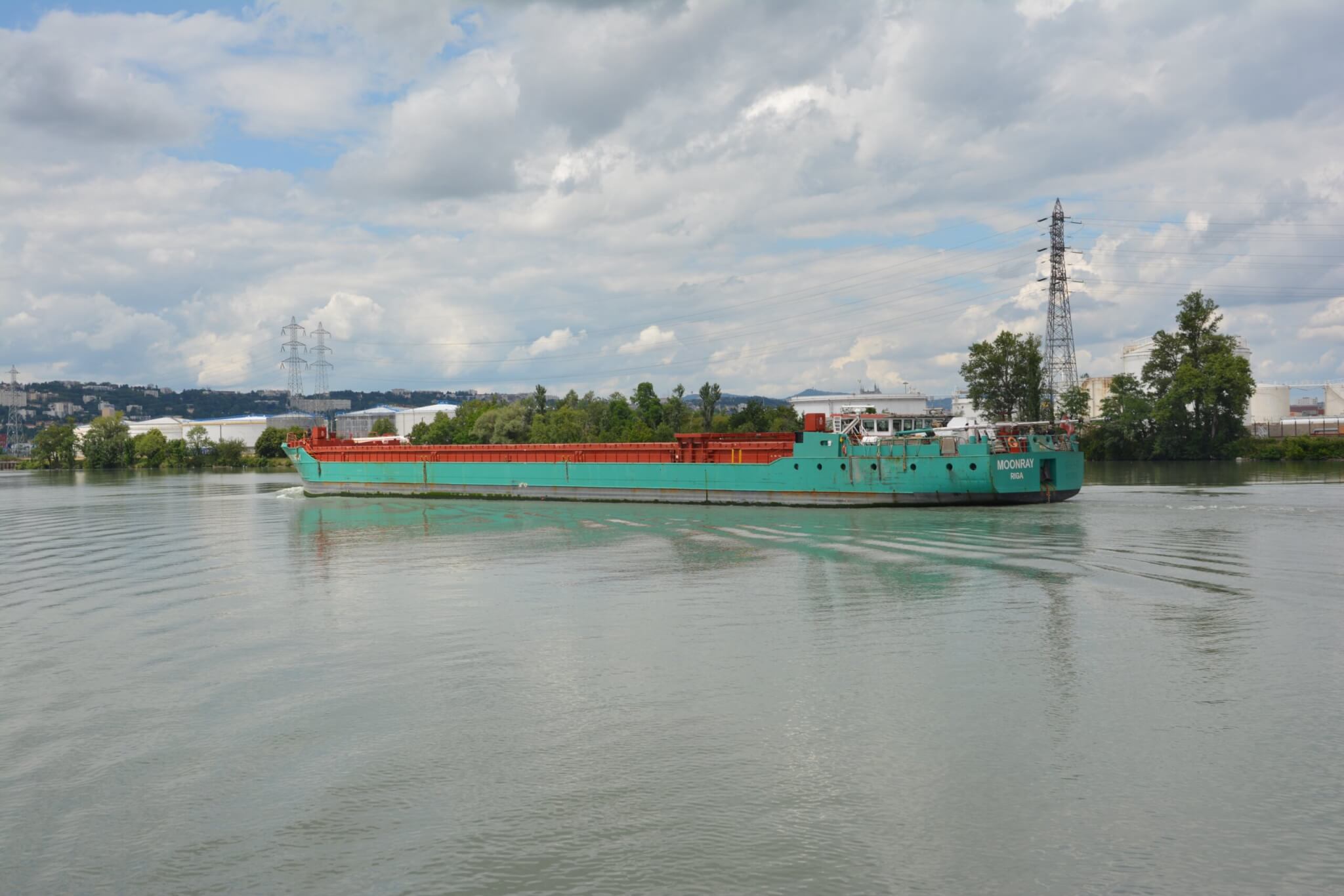 Péniche transport de marchandises