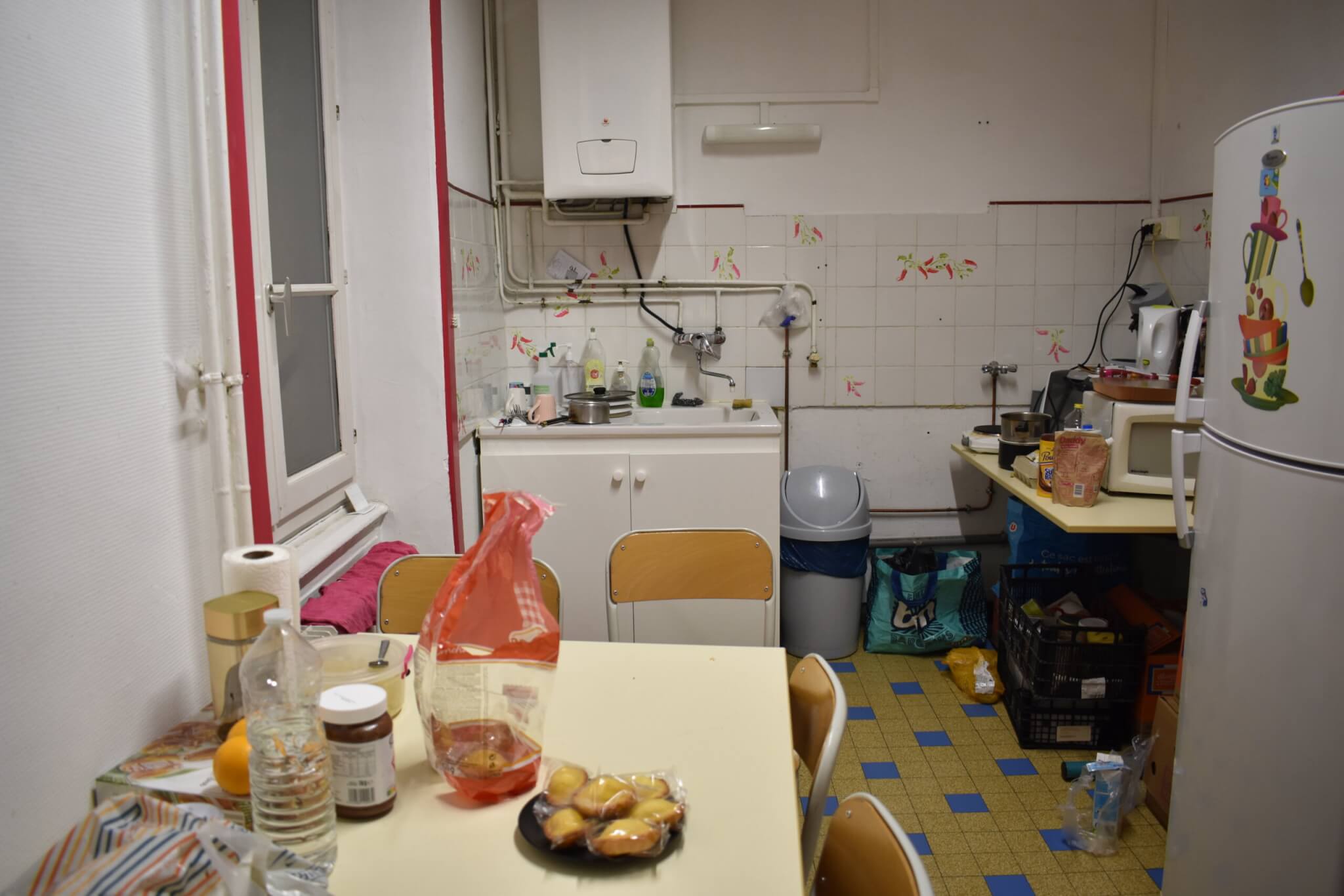 La cuisine du logement de fonction de l'école Philibert Delorme située à Lyon 8è. ©LS/Rue89Lyon