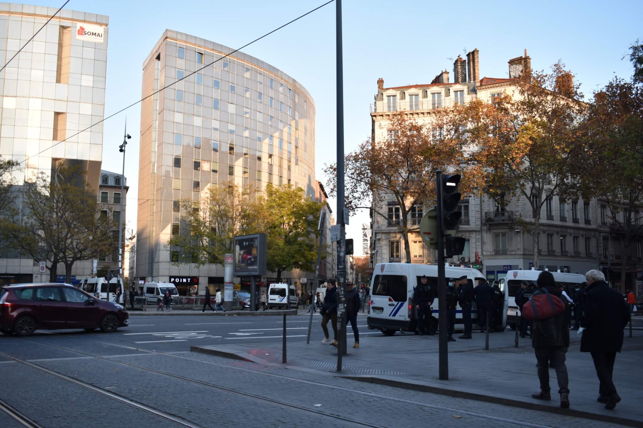 Le Clip, bâtiment emblématique du quartier de la Guillotière, sur la place Gabriel Péri (Lyon 7e).