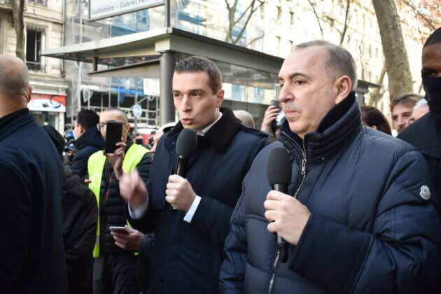 Jean-Marc Morandini et Jordan Bardella, président du Front National, pour l'émisse "Face à la rue" du 24 novembre, consacrée au quartier Guillotière. ©LS/Rue89Lyon