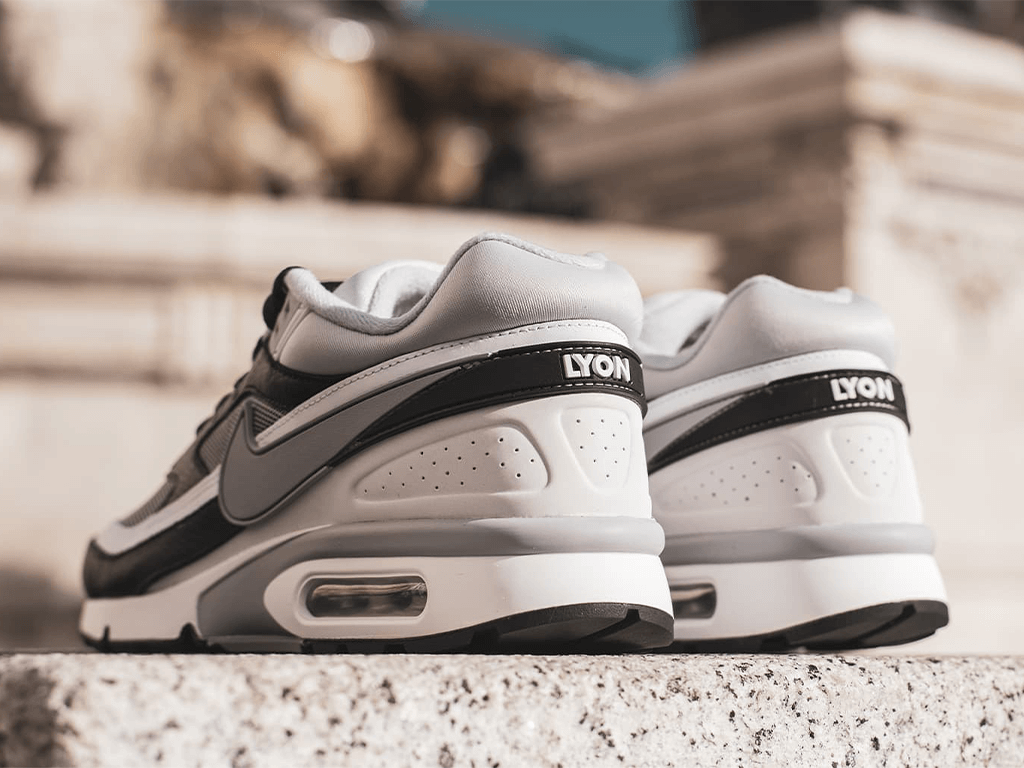 La basket Air Max "Big Window" floquée "Lyon". DR