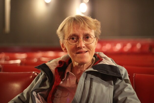 Françoise Adrien, bénévole au cinéma Bellecombe, habite dans le quartier depuis 20 ans.