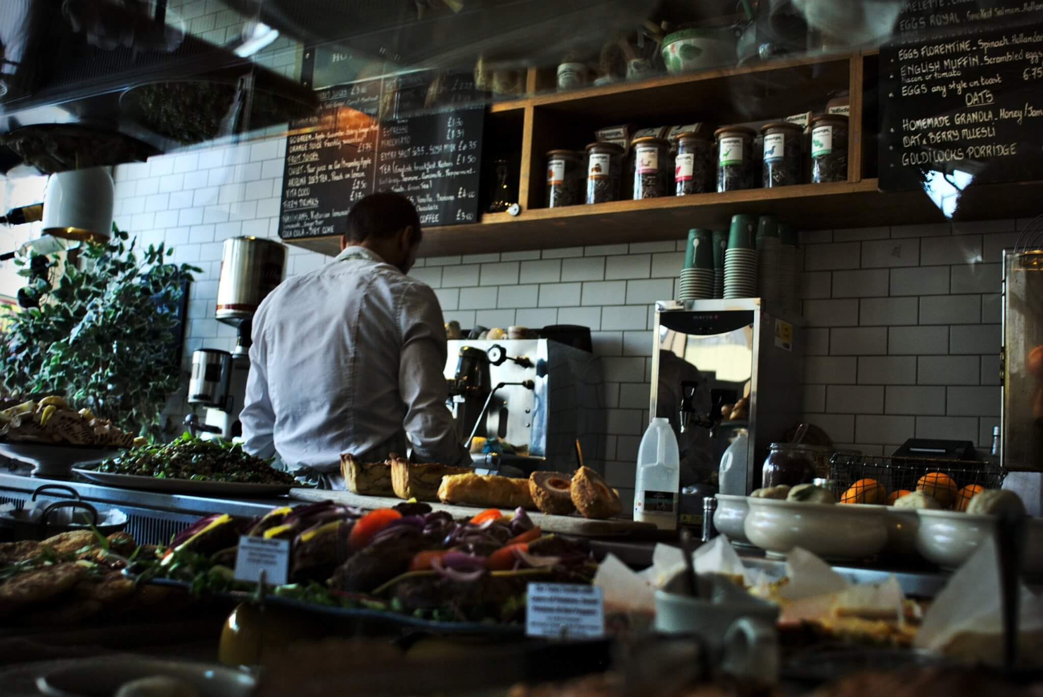 Un restaurateur au travail