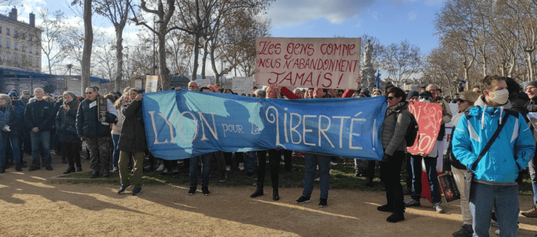 Manif anti-pass à Lyon : l’extrême droite radicale en guise de service d’ordre officieux