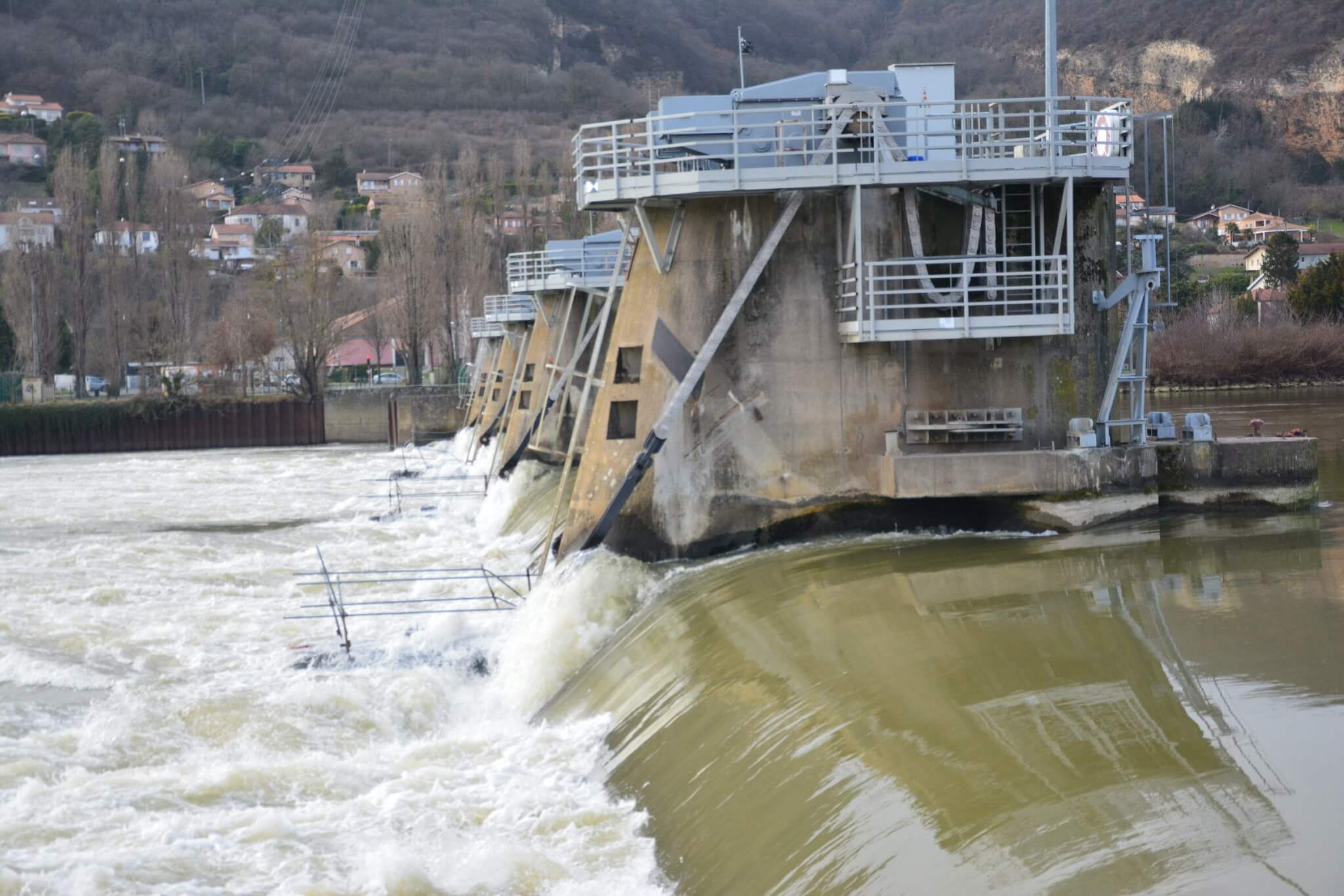 Le barrage de Couzon