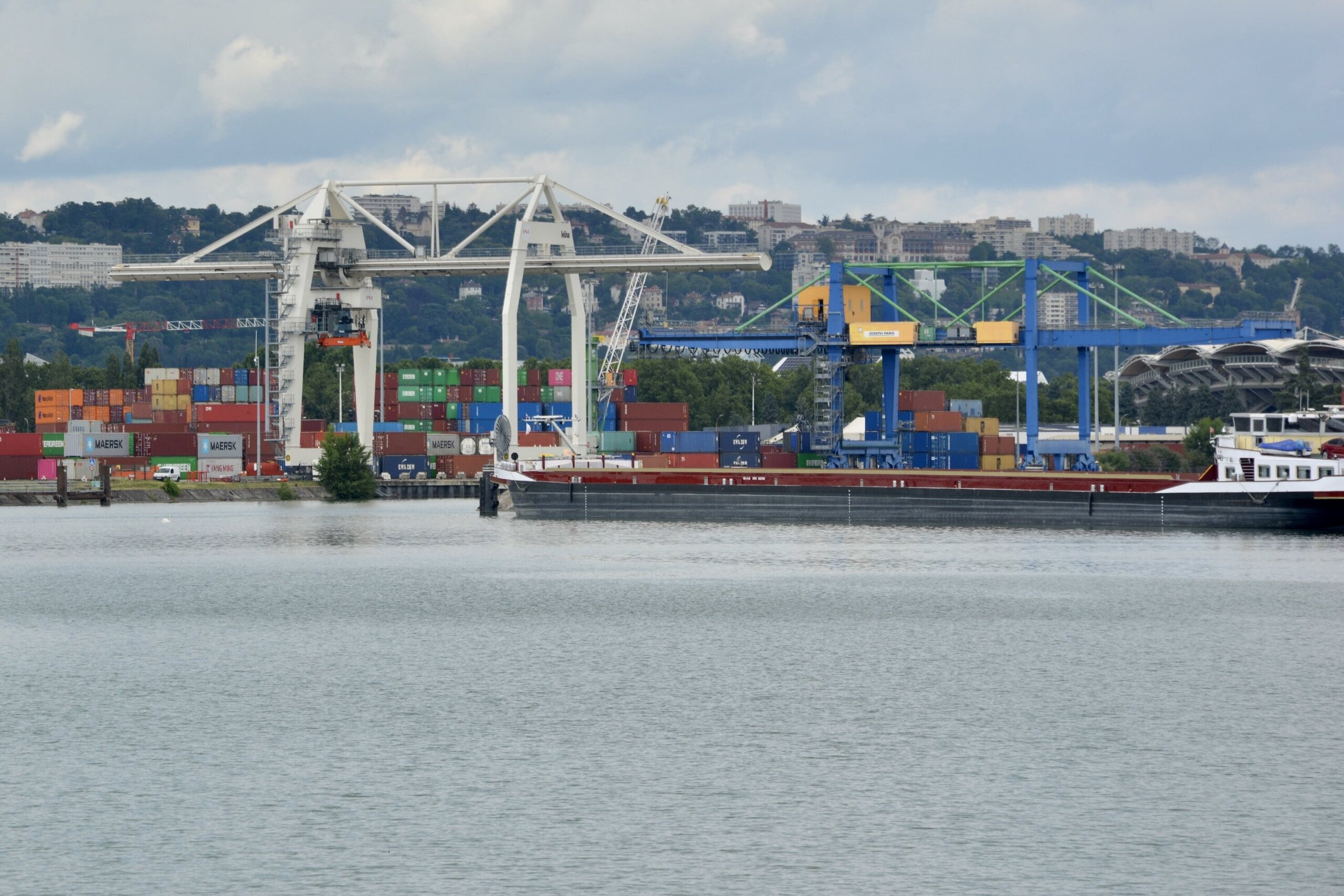 Les deux portiques du port de Lyon