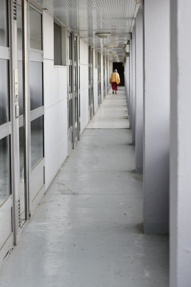 Le couloir de l'immeuble de Linda, qui bataille pour obtenir un logement décent à Lyon. ©LS/Rue89Lyon