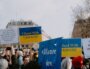A Lyon, plusieurs manifestations ont été organisées pour témoigner du soutien à l'Ukraine. Une photo libre de droit Pexels par Mathias Pr Reding.