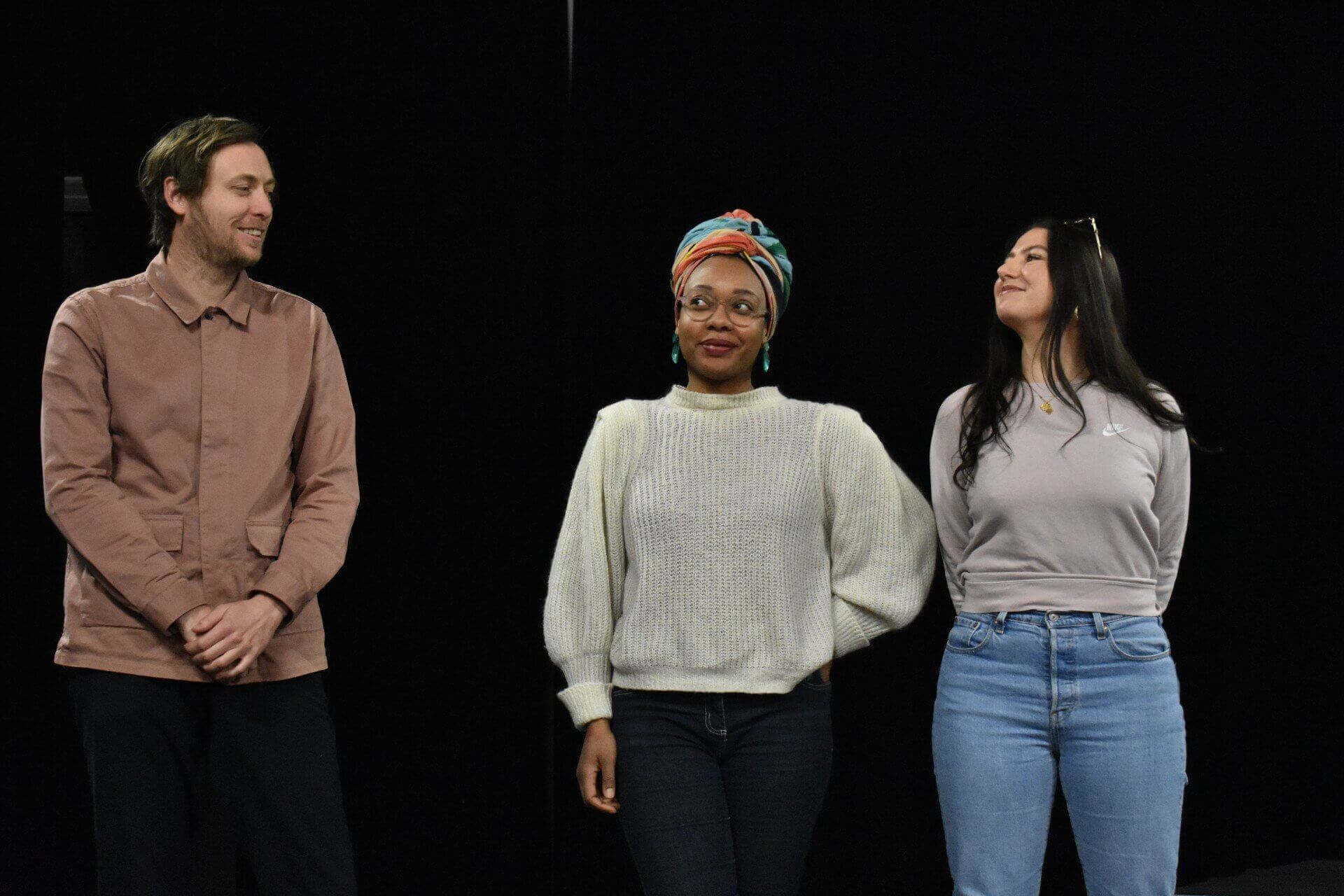 On parle de rap avec Zoé Salamand, Maïa Boumpoutou et Grégoire Potin dans les locaux de Bizarre à Vénissieux