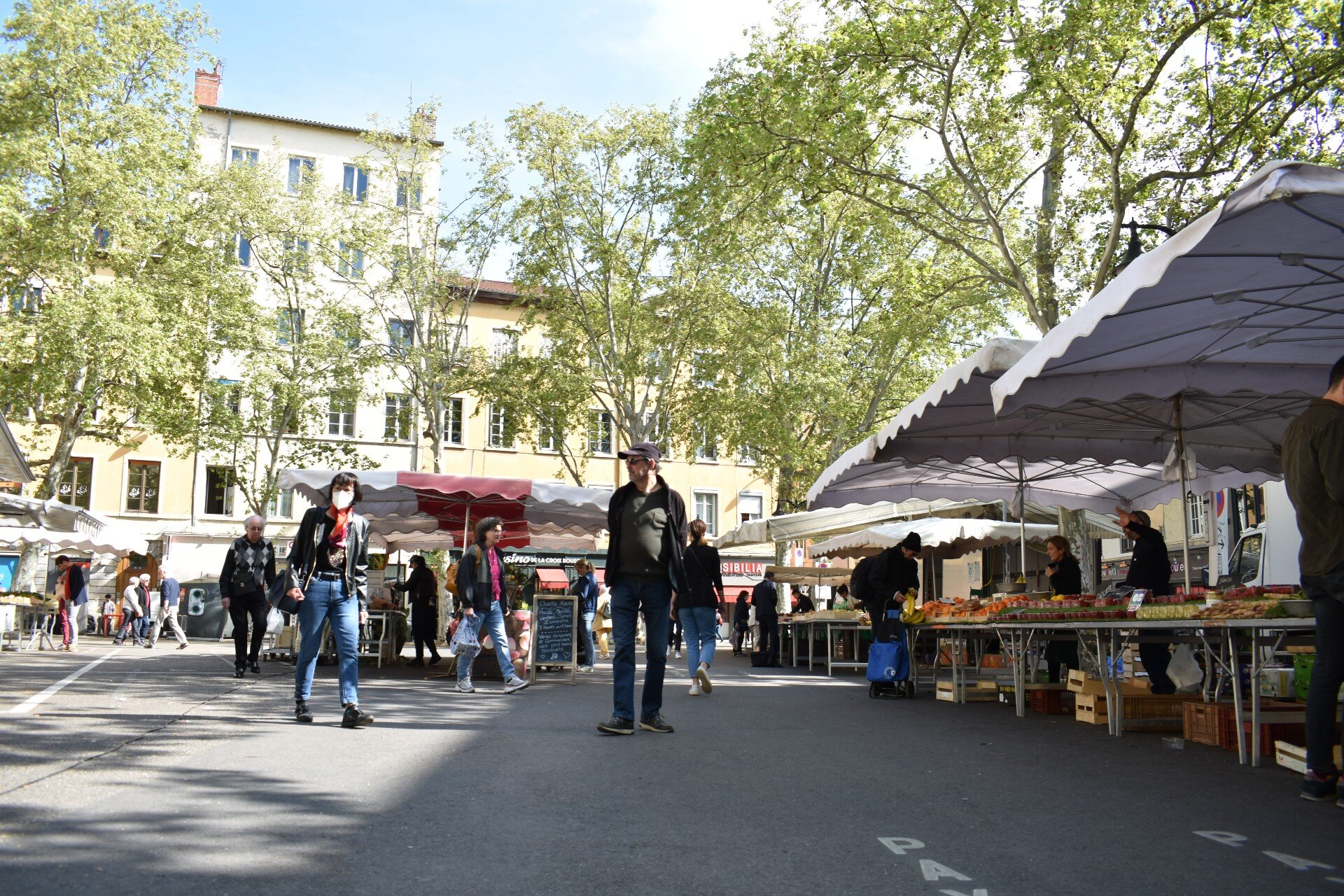 Au marché de la Croix-Rousse, plusieurs électeurs de LFI ont déclaré vouloir s'abstenir au second tour. ©LS/Rue89Lyon