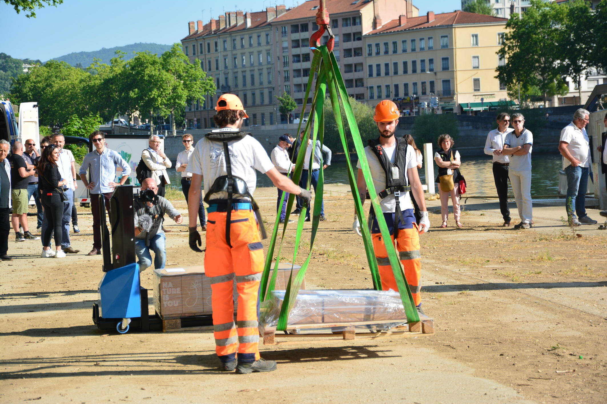 Le Tourville est arrivé à Lyon, transport fluvial