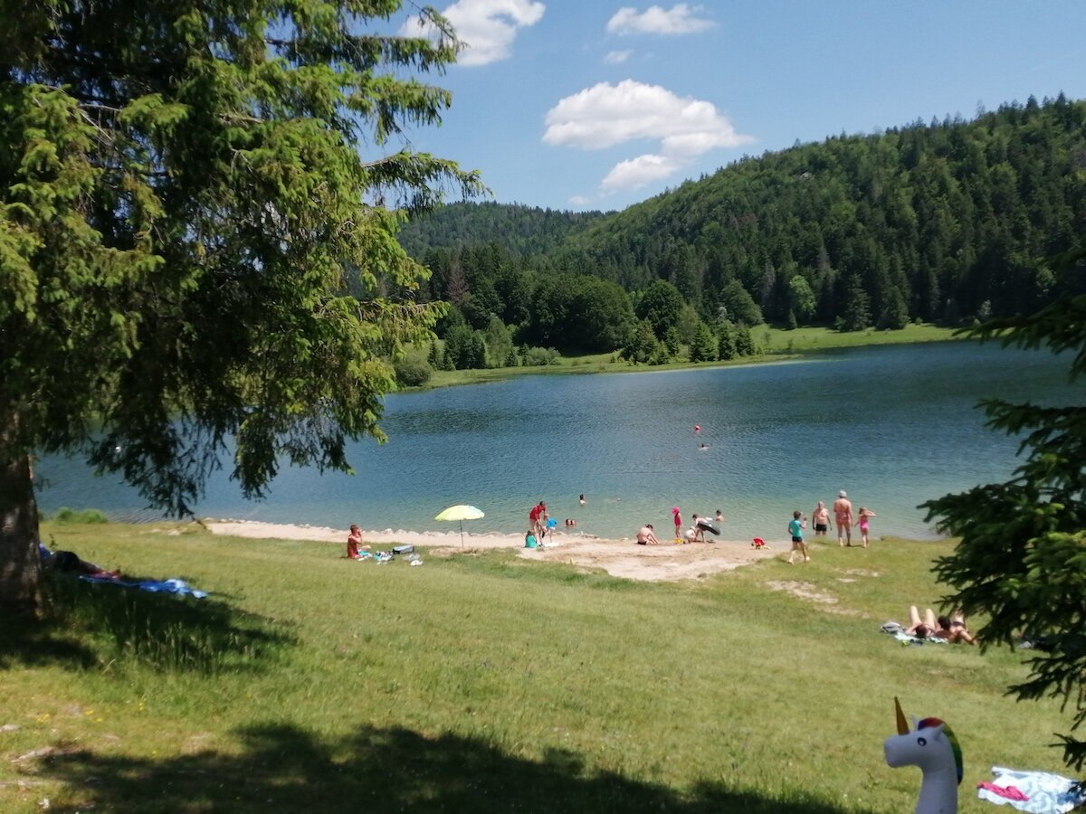 Lac Genin (Haut-Bugey) Baignade près de Lyon