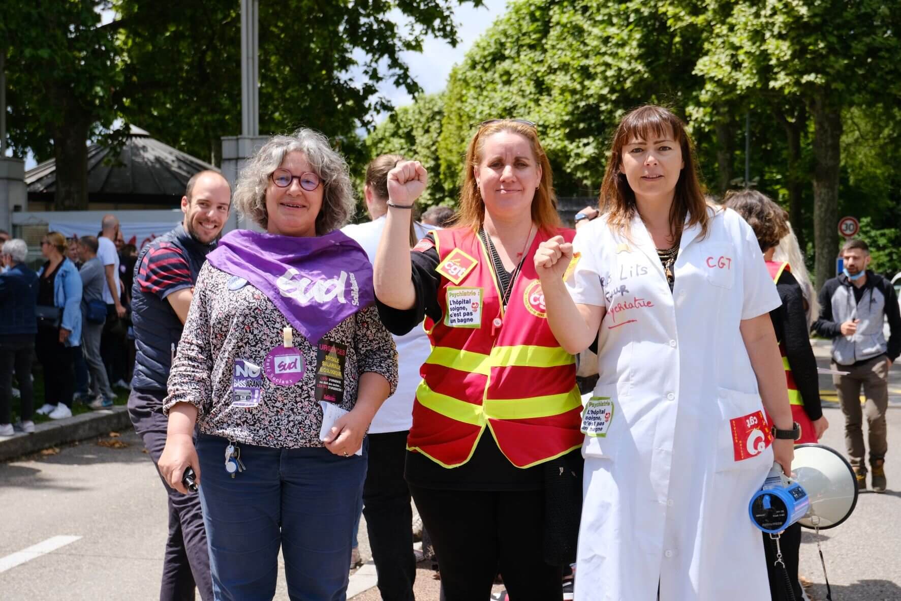 De gauche à droite : Sandra Werck, Céline Rouane et Céline Pivetta, infirmières à l'hôpital Saint Jean de Dieu à Lyon ©LS/Rue89Lyon