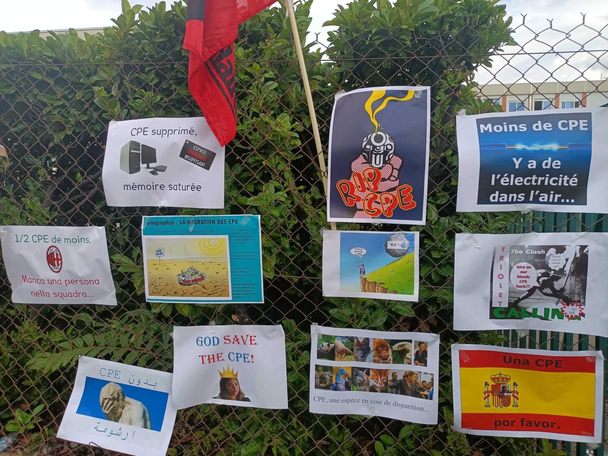 Rassemblement pour un CPE au collège Elsa Triolet de Vénissieux. Photo Pascal Favrioux