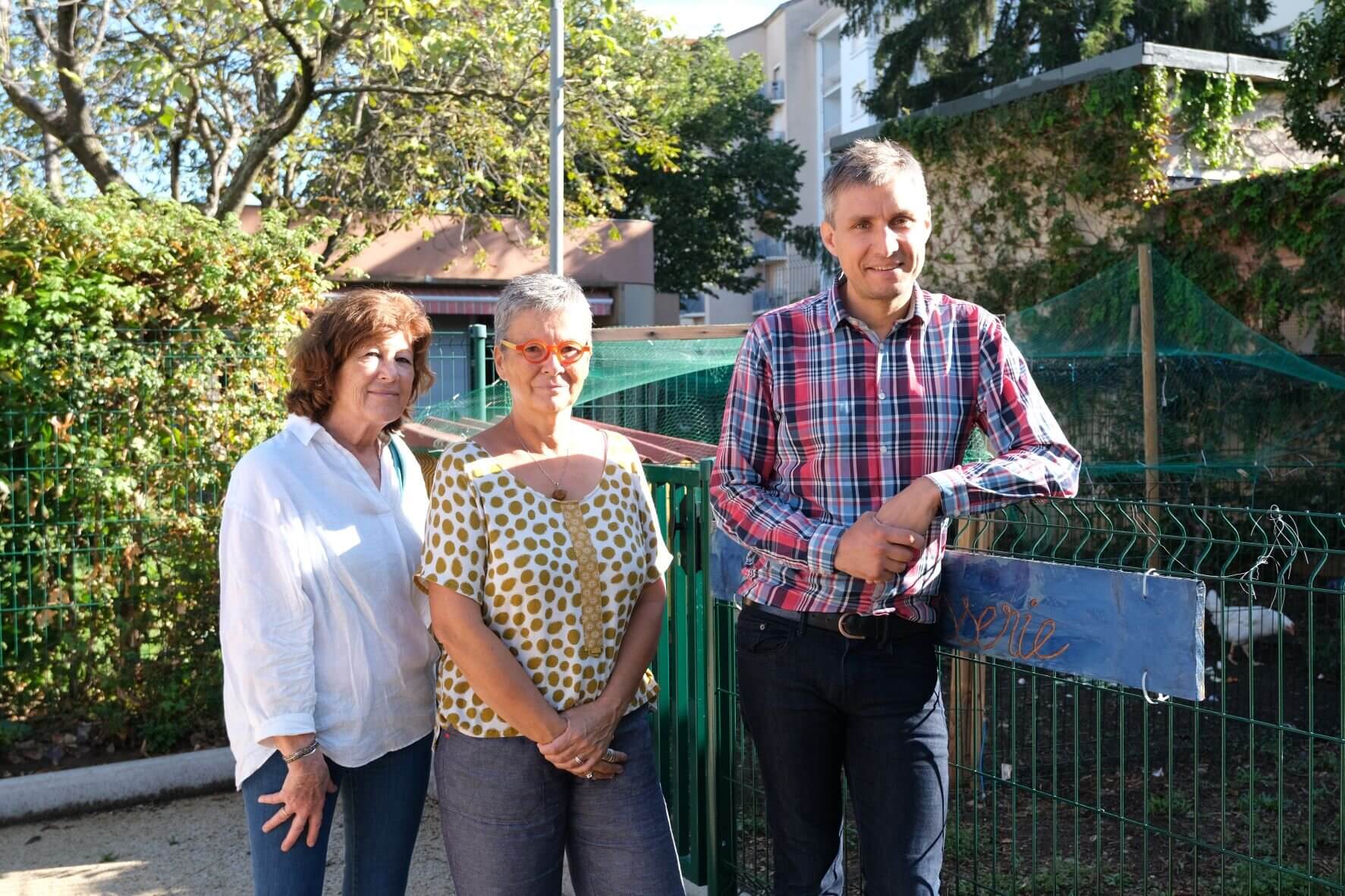 Steven Vasselin, adjoint à la petite enfance de la Ville de Lyon, Véronique Dubois Bertrand, maire d'arrondissement du 3è arrondissement et Céline Grouzelle, directrice de la crèches Rochaix 2 à Lyon lors du point presse petite enfance du 8 septembre 2022. ©LS/Rue89Lyon