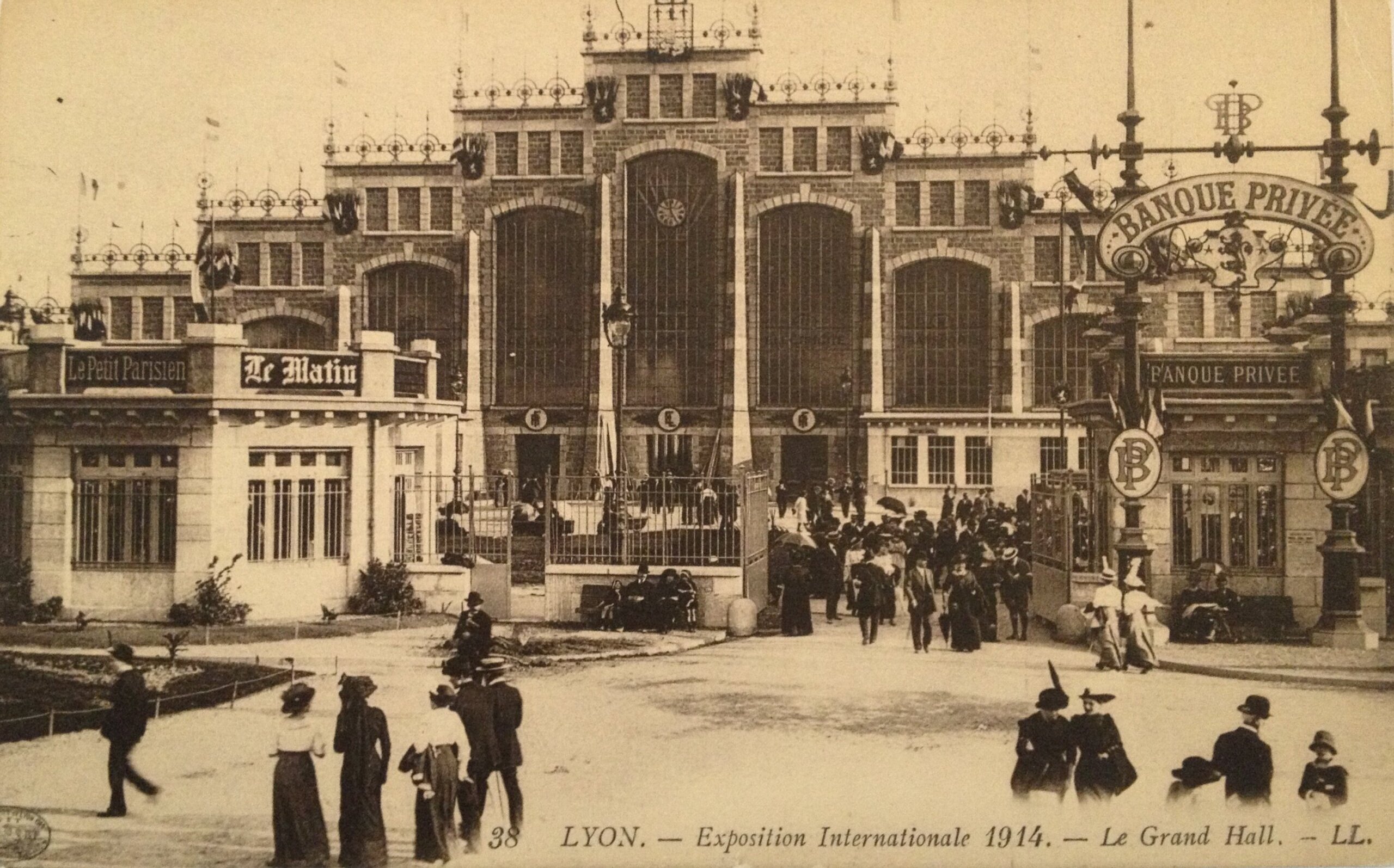 La Halle Tony Garnier (Lyon 7e) pendant l'exposition universelle de 1914. Photo d'archive.