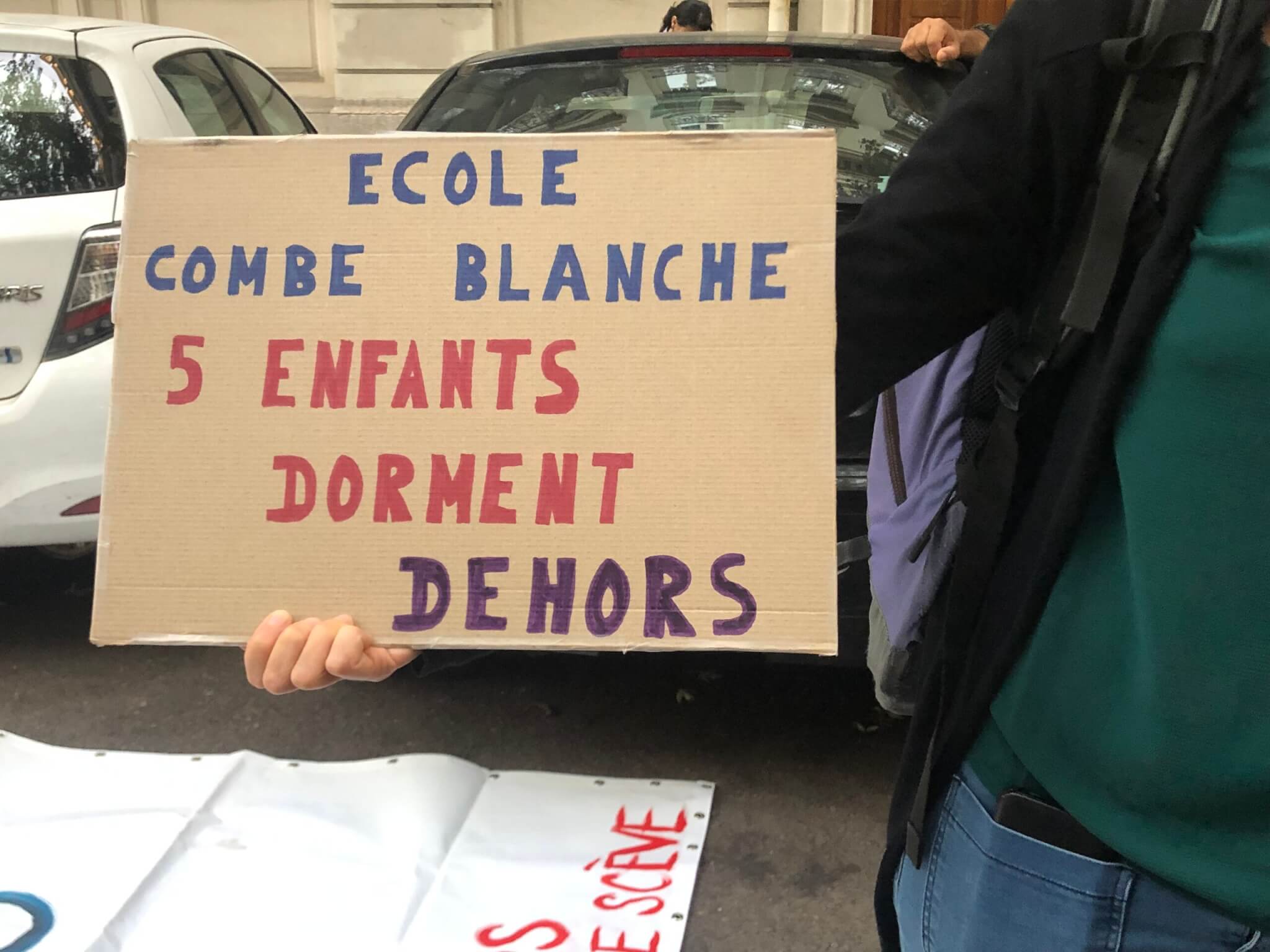 Hébergement urgence école occupée lyon rhône