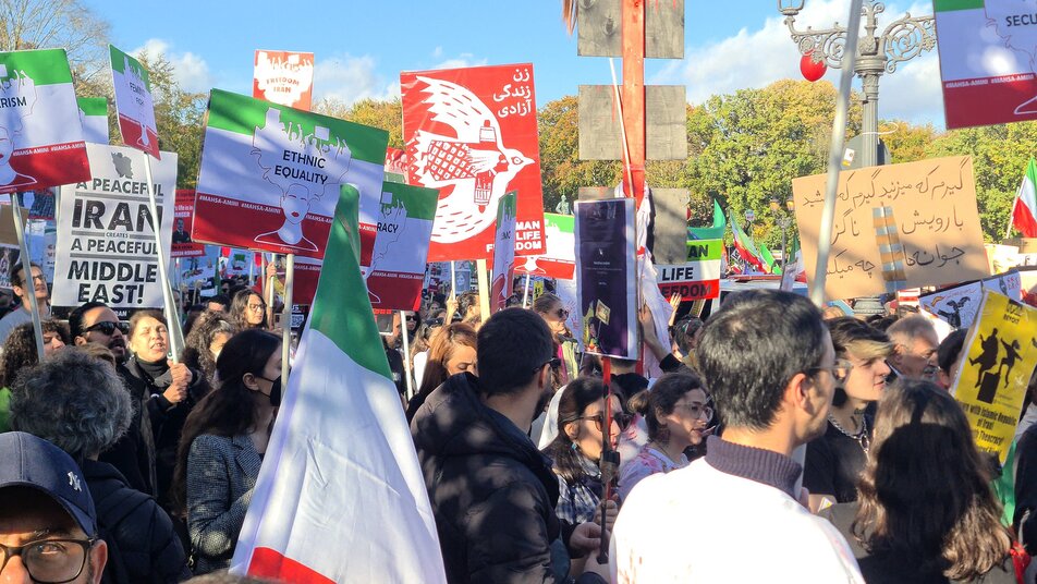 Une manifestation dimanche à Lyon après le suicide de l’iranien Mohammad Moradi