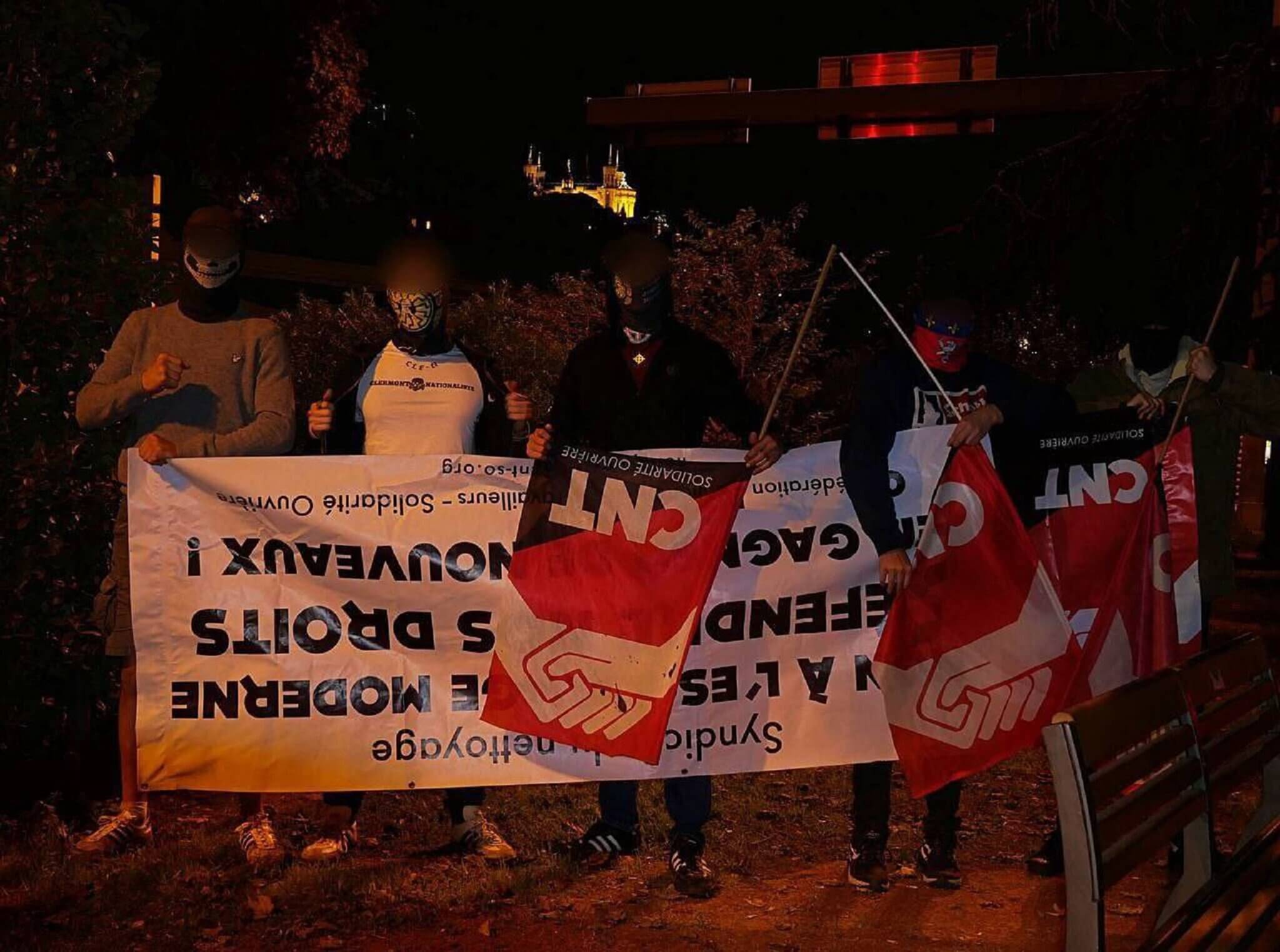 Les deux attaques ont été revendiquées par ces militants d'extrême droite de Lyon. Photo issue de Ouest Casual.