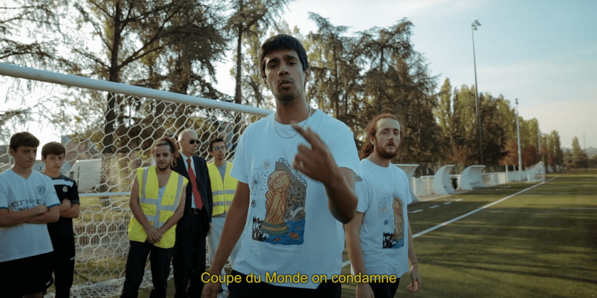 Capture d'écran du clip "Coupe du monde" du groupe de rap ACS, installé à Lyon, qui critique la Coupe du monde de football au Qatar.
