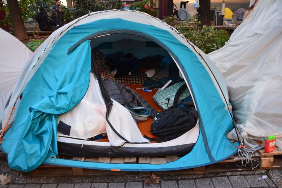 Famille à la rue à Lyon : « Nous avons peur pour nos enfants »