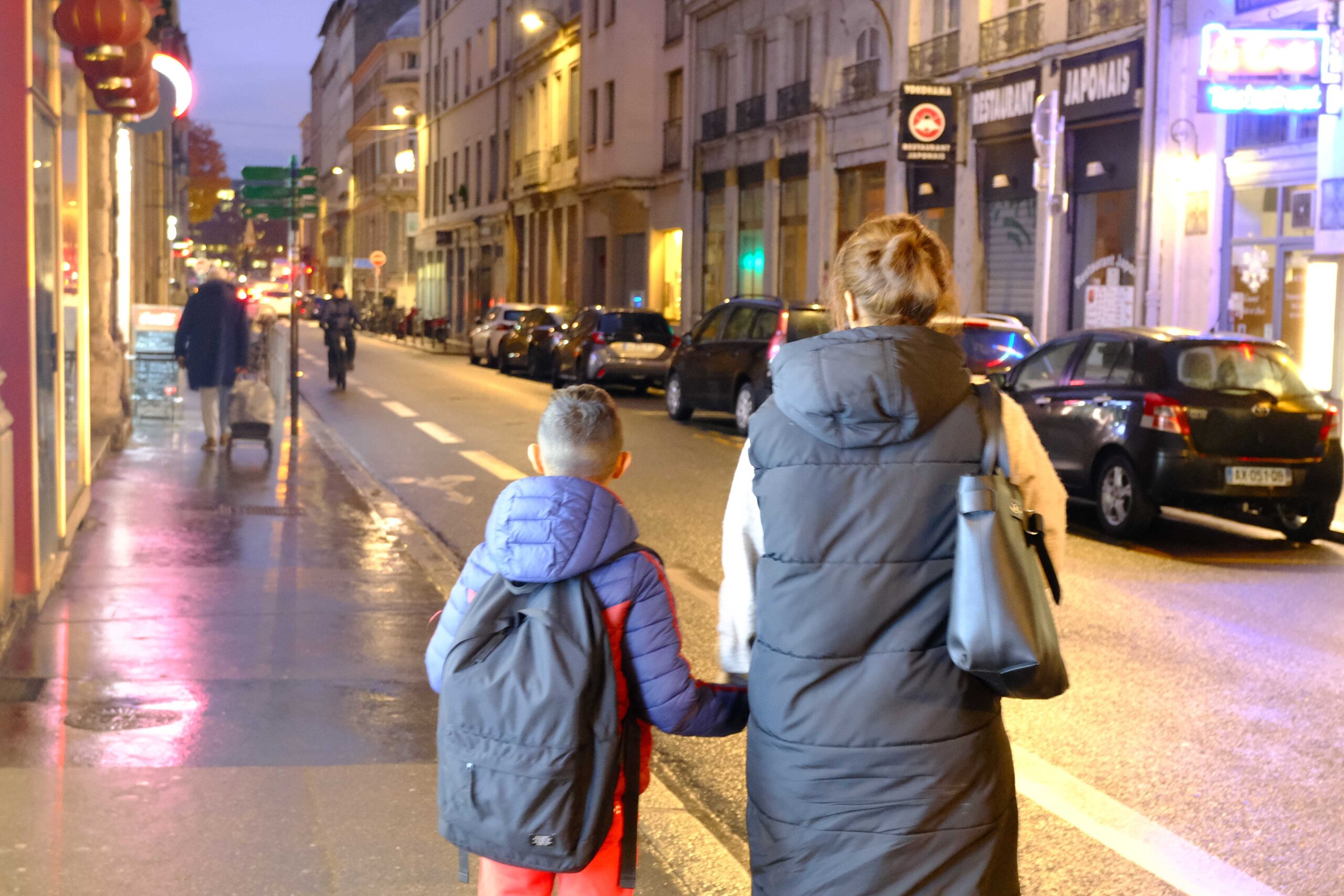 Amal et son fils en galère de logement à Lyon. ©LS/Rue89Lyon
