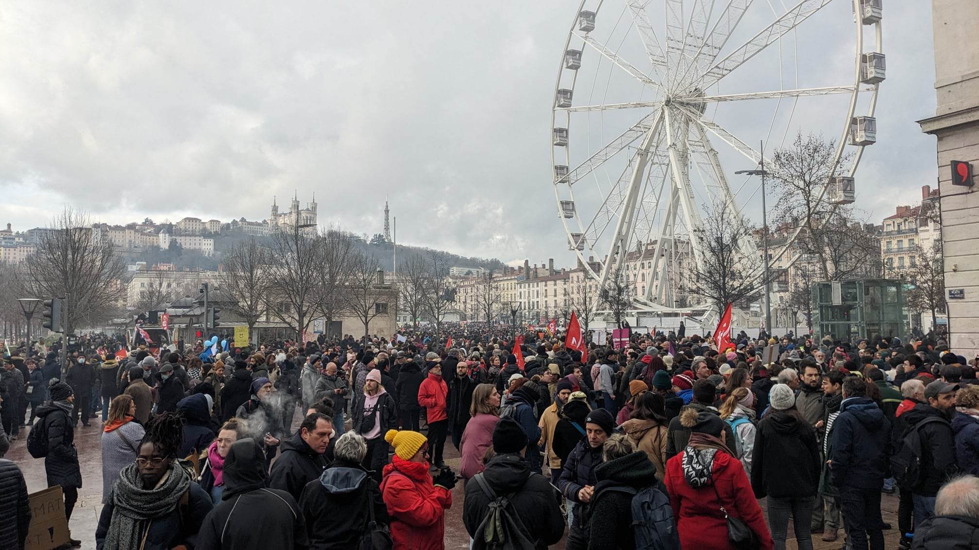 La place Bellecour à la manifestation contre la réforme des retraites à Lyon. ©LS/Rue89Lyon