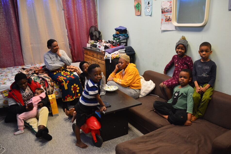 À Villeurbanne, un squat refuge pour des mamans et leurs enfants
