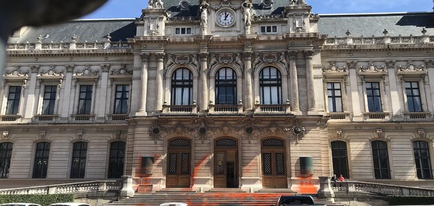 La préfecture du Rhône repeinte par Dernière Rénovation