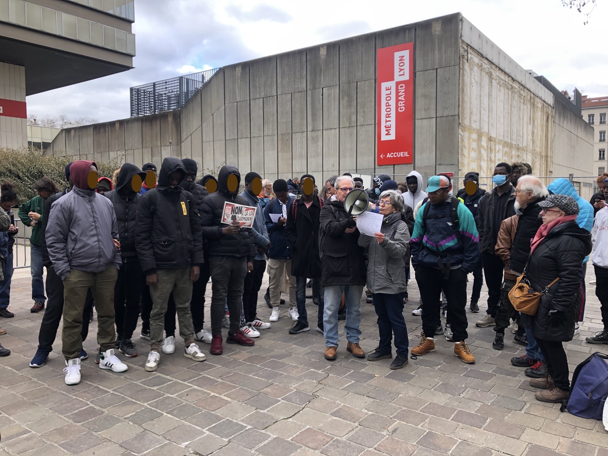 Métropole Lyon campement jeunes migrants mineurs