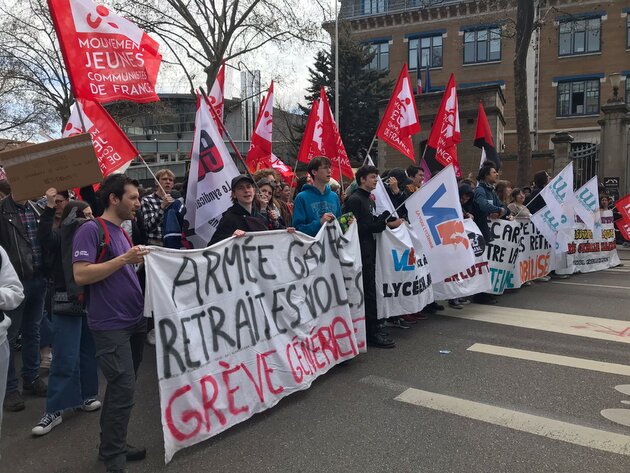 Cortège lycéen manifestation retraites Lyon