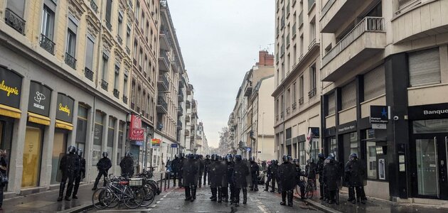 Une journaliste de Rue89Lyon matraquée à la manifestation contre la réforme des retraites