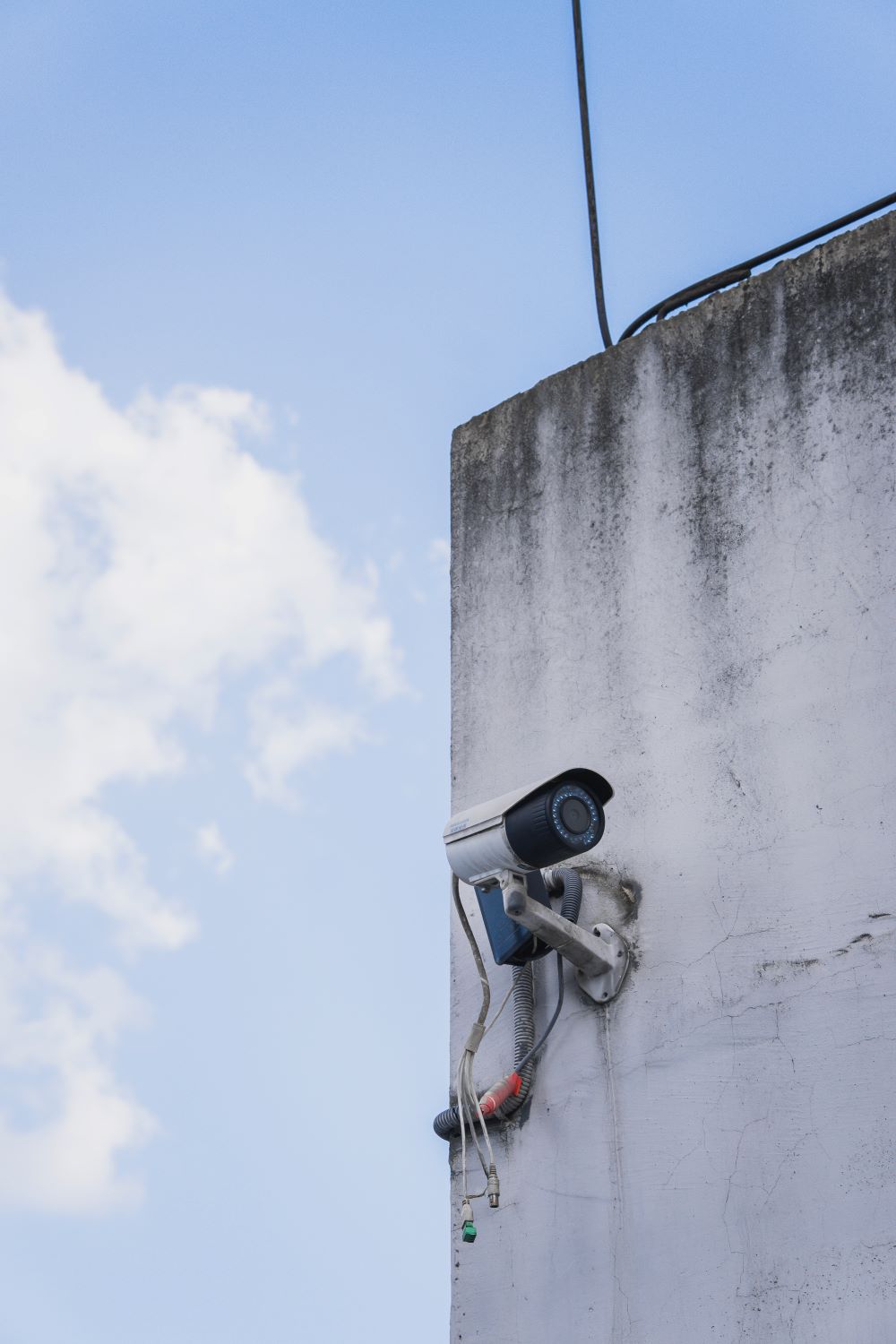 Les écologistes gardent le cap et continuent de faire preuve de volontarisme en matière de sécurité -ici la vidéosurveillance- à Lyon. Une photo Pexels par Zhengdong Hu.