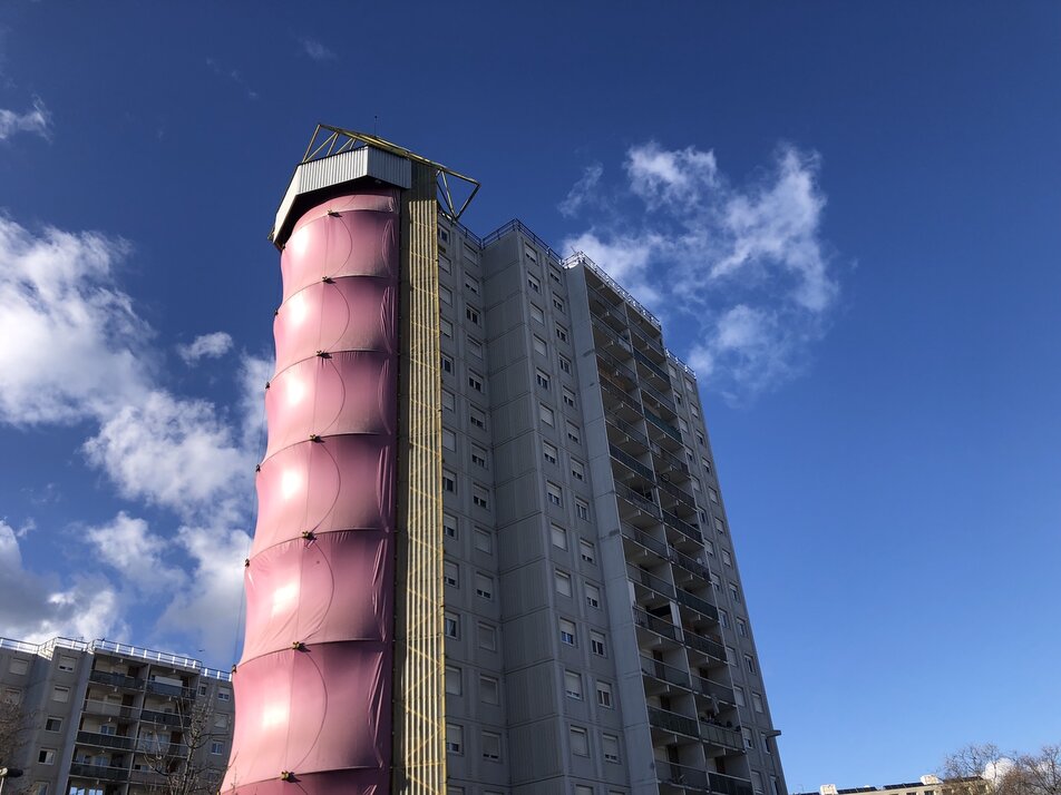 La tour du Mas à Vaulx-en-Velin : la décrépitude d’un symbole de la politique de la ville