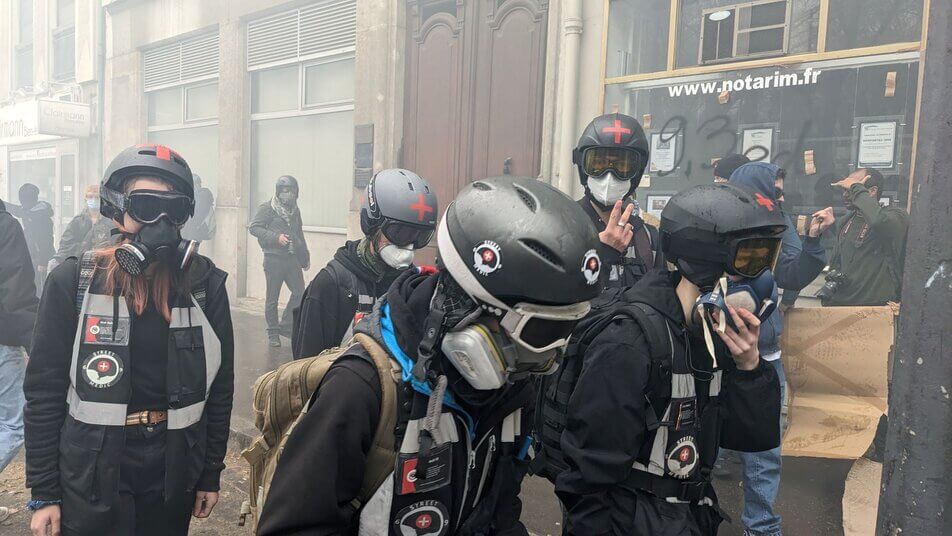 Street médics à Lyon : « La police nous vise pour propager la peur »