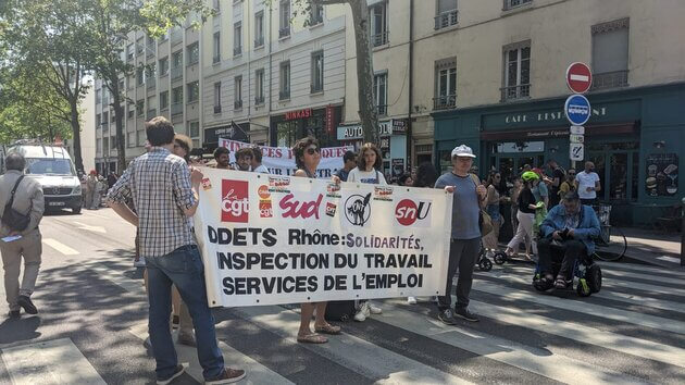 Les inspecteurs et inspectrices du travail ont reformé leur cortège pour la manifestation du 6 juin à Lyon. ©LS/Rue89Lyon