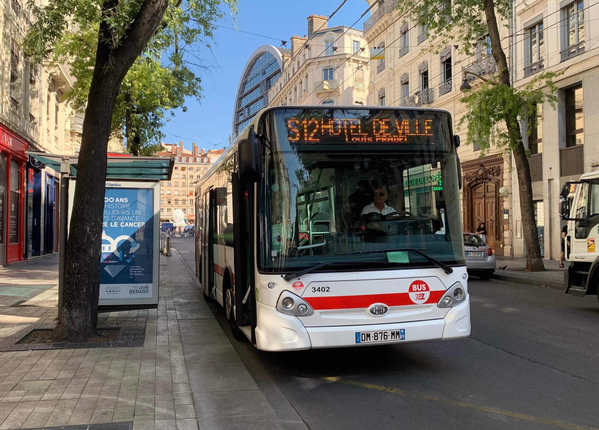 Le S12, aussi appelée « navette des pentes », va d'Hôtel de Ville à la Croix-Rousse en passant par les pentes. ©MA/Rue89Lyon