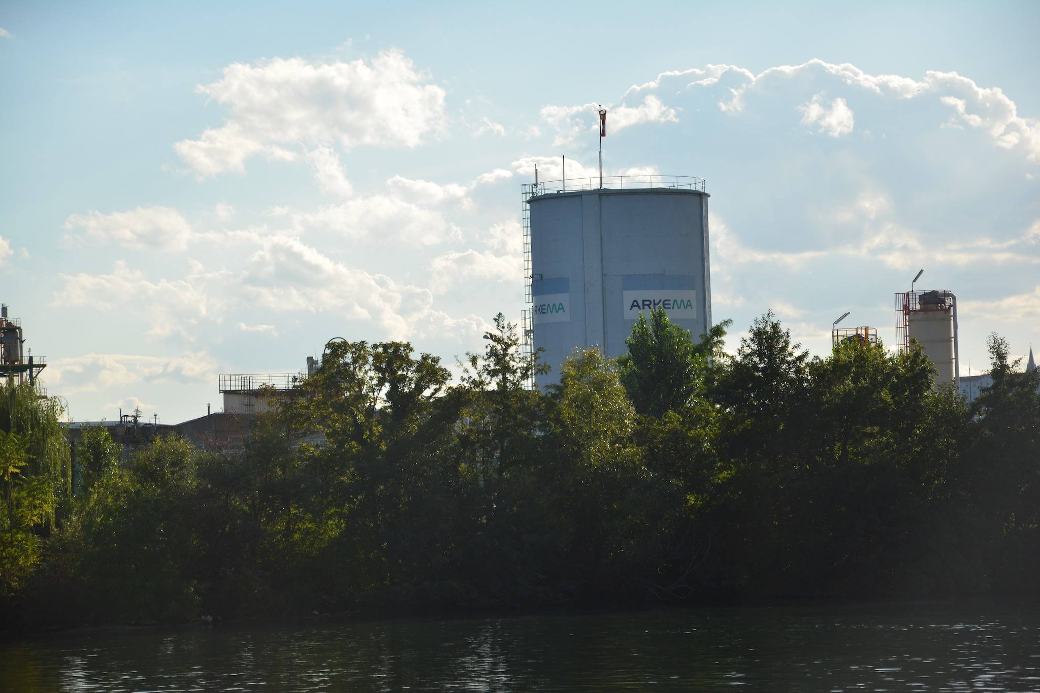 L'usine Arkema à Pierre-bénite accusée d'être responsable de la pollution aux perfluorés au sud de Lyon