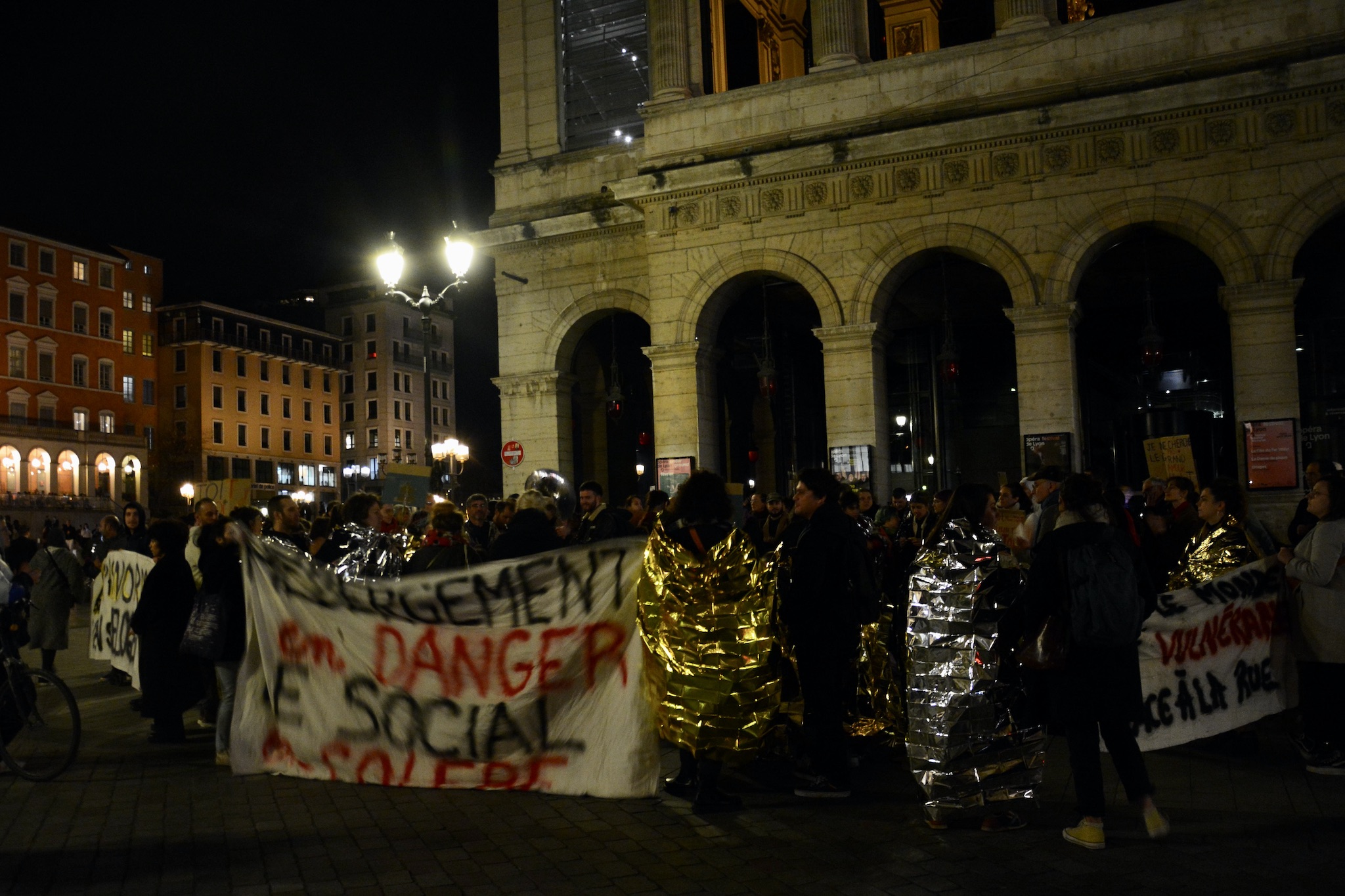 Lyon attaque (vraiment) l’État en justice sur l’hébergement d’urgence
