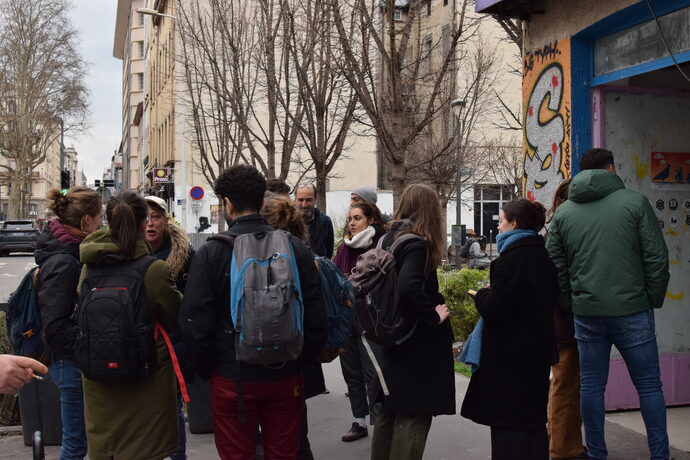 Ce mardi 27 février, l'association Terre d'Ancrages a organisé un évènement festif en soutien aux occupants du squat (Lyon 3e) ©Laury Caplat/Rue89Lyon