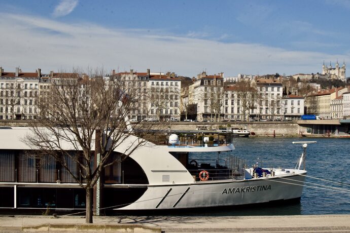 Paquebots croisière fluviale, quai claude bernard