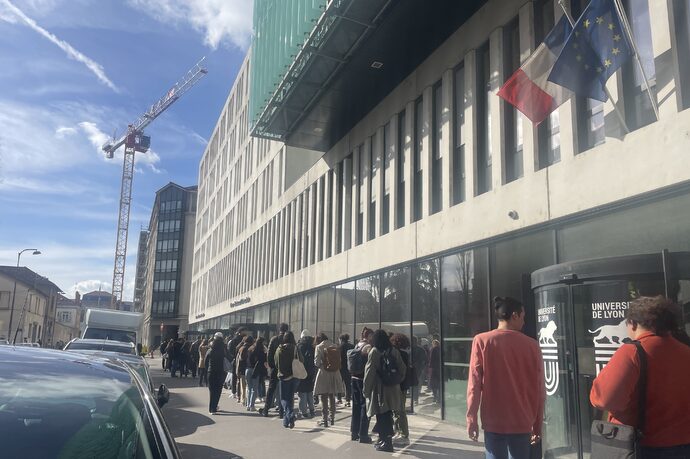 file d'attente restaurant crous