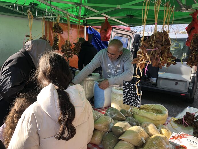 Sur le stand de Foudil, tous les produits, dattes et épices, viennent d'Algérie. ©MA/Rue89Lyon