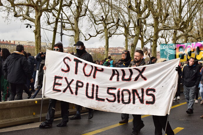 Manifestation contre l'expulsion de l'ECG à Lyon, samedi 30 mars